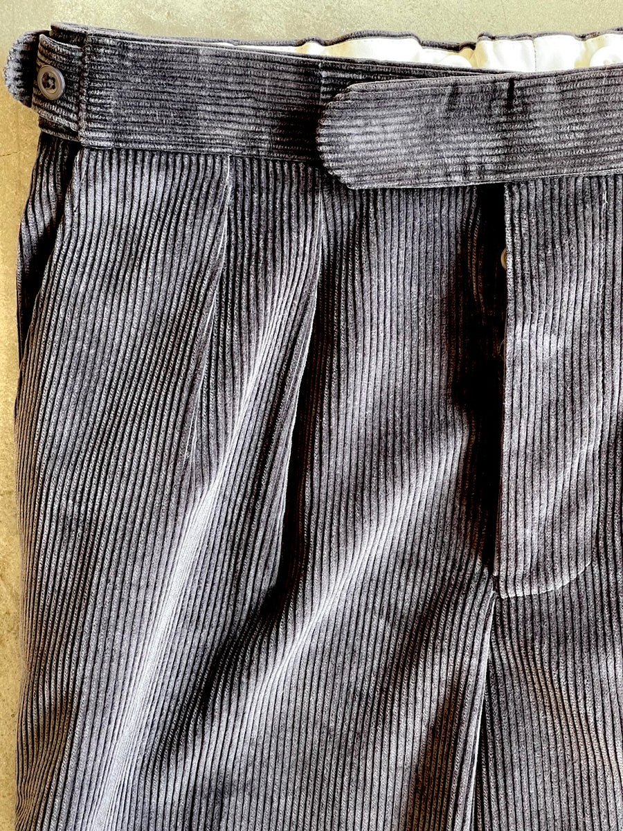 新品　コーディングスCORDINGS　グレーコーデュロイスラックス サイズ３２ CORDINGS】CORDUROY TROUSERS | GRAY | EDISTORIAL STORE