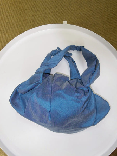 【PAPYRUS】CANDY WRAPPER PILOW BAG | BLUE