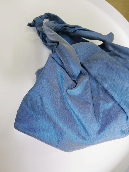 【PAPYRUS】CANDY WRAPPER PILOW BAG | BLUE