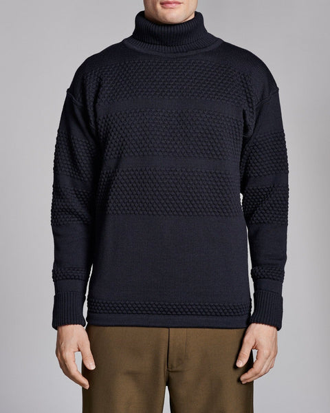【S.N.S. HERNING】FISHERMAN SWEATER | NAVY BLUE