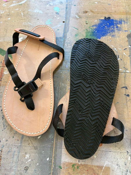【Hender Scheme】LEATHER TONG SANDALS