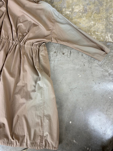 〈30%OFF〉【ENGINEERED GARMENTS】LONG HOODED ONEPIECE | BEIGE