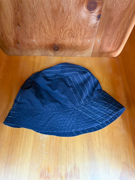 【ENGINEERED GARMENTS】STRIPE BUCKET HAT | NAVY