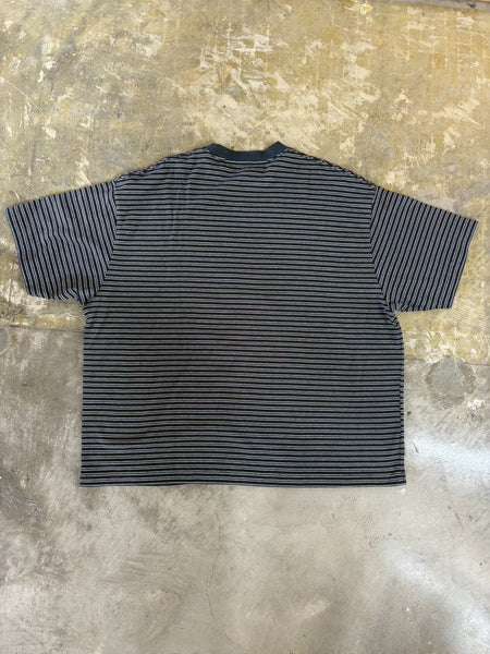 【EVCON】BORDER TEE | CHARCOAL
