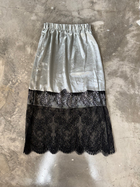 【BEAMS HEART】SATIN × LACE SKIRT | GRAY / PINK