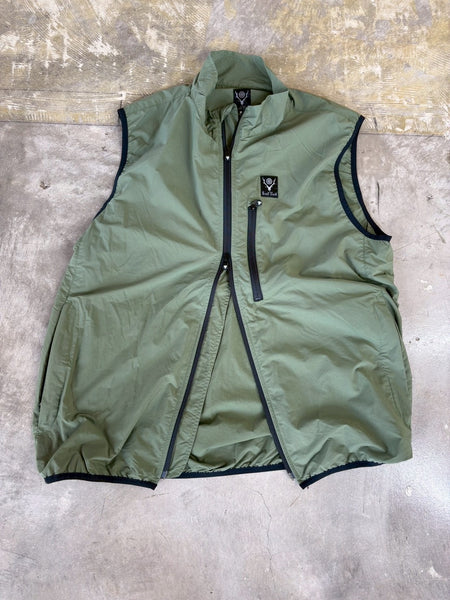 【South2 West8】Packable Vest - Nylon Typewriter | OLIVE