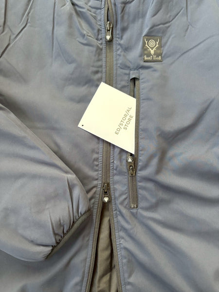 【South2 West8】Insulator Jacket - Poly Peach Skin | NAVY / BROWN