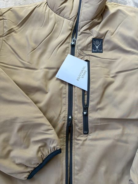 【South2 West8】Insulator Jacket - Poly Peach Skin | NAVY / BROWN