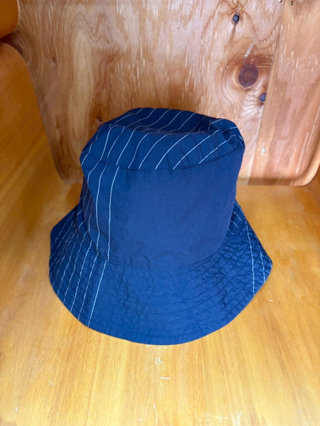 【ENGINEERED GARMENTS】STRIPE BUCKET HAT | NAVY