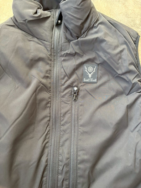 【South2 West8】Insulator Vest - Poly Peach Skin | BLACK / NAVY / BROWN