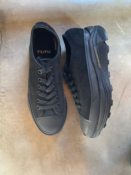 【MARKA】BLK × BLK LEATHER SNEAKER | BLACK
