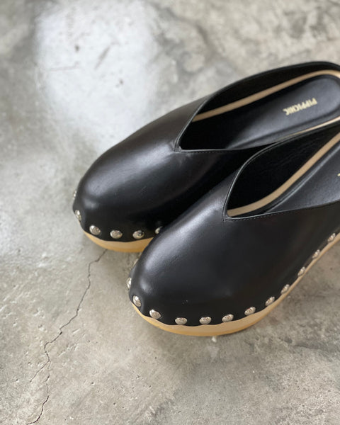 【PIPPICHIC】STUDS MULE SANDAL | BLACK